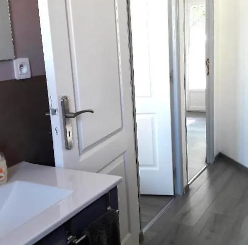 Cote Indigo - 7 Personnes, 3 Chambres, 3 Terrasses - A 150 De La Saint-Pierre-la-Mer (Aude)